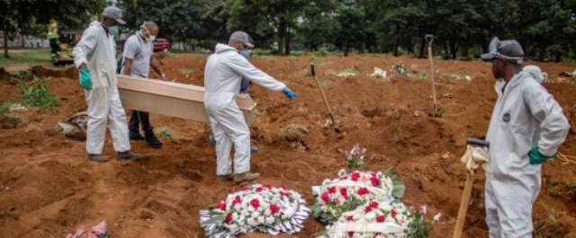 Morte de idosas: Família enterra corpo errado após confusão de funerária