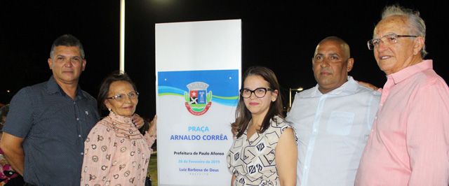 Emoção e homenagens marcam a inauguração da Praça Arnaldo Corrêa, no Caminho dos Lagos